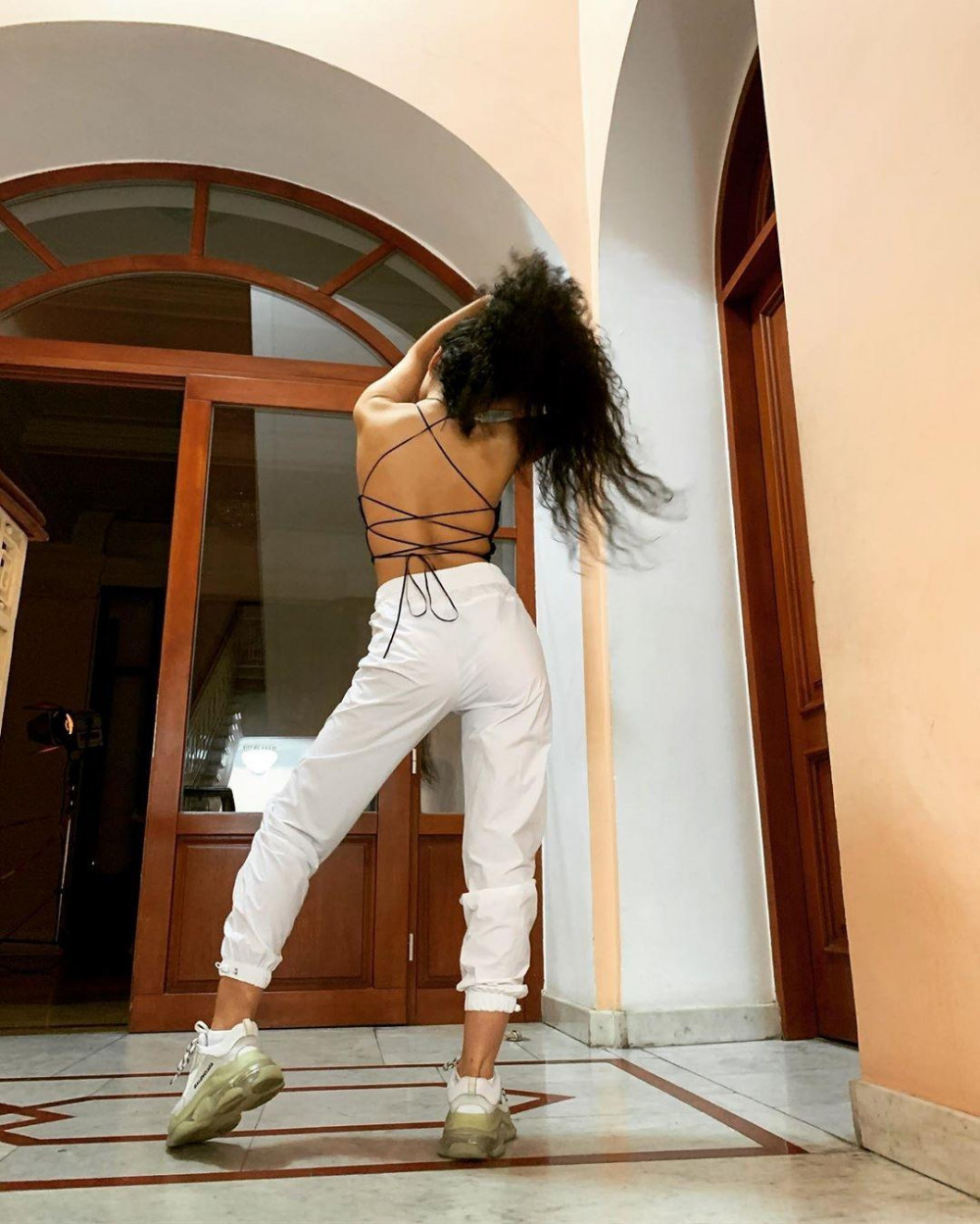 "Biri bu qızı dişləsin" - FOTOLAR